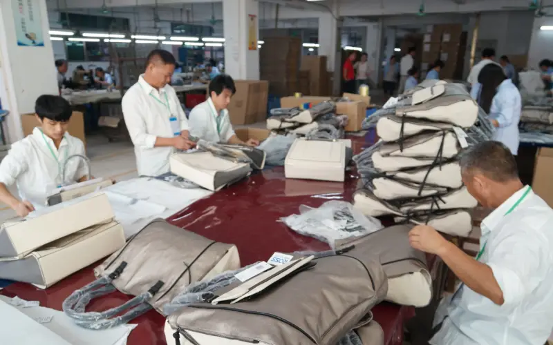 Professionellste Werkstatt für die Herstellung von präzisen, maßgefertigten Reisetaschen